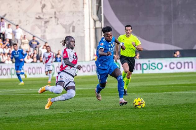 Spanish La Liga EA Sports soccer match Rayo Vallecano vs Real Madrid at Vallecas stadium in Madrid. 09 November 2025 Vinicius Jr 900 Cordon Press  900 CordonxPress LOF - Rayo Vallecano vs Real Madrid
