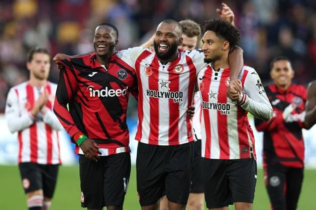 Brentford v Newcastle 09 November 2025, London - Premier League Football - Brentford v Newcastle United - Dango Ouattara, Igor Thiago and Kevin Schade of Brentford celebrate - Photo: Charlotte Wilson Offside. London UK Copyright: xCharlottexWilsonx xOffsidexOffside