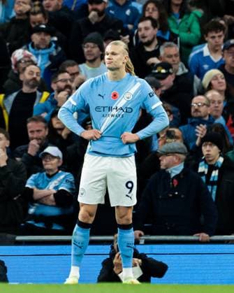 Premier League Manchester City v Liverpool Erling Haaland of Manchester City dejected after Giorgi Mamardashvili of Liverpool saves penalty kick during the Premier League match Manchester City vs Liverpool at Etihad Stadium, Manchester, United Kingdom, 9th November 2025 (Photo by Mark Cosgrove News Images) Manchester Etihad Stadium Manchester United, ManU Kingdom Copyright: xMarkxCosgrove NewsxImagesx