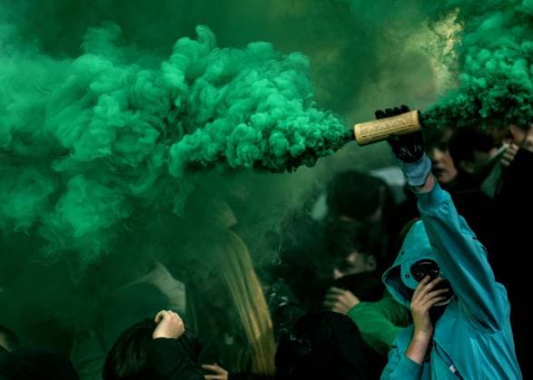 2025 Sports Direct FAI Cup Final, Aviva Stadium, Dublin 9 11 2025 Shamrock Rovers vs Cork City A Shamrock Rovers fan celebrates with a smoke bomb after Rory Gaffney score their side s first goal A Shamrock Rovers fan celebrates with a smoke bomb after Rory Gaffney score their side s first goal 9 11 2025  Copyright: x INPHO BenxBradyx BB2_0044