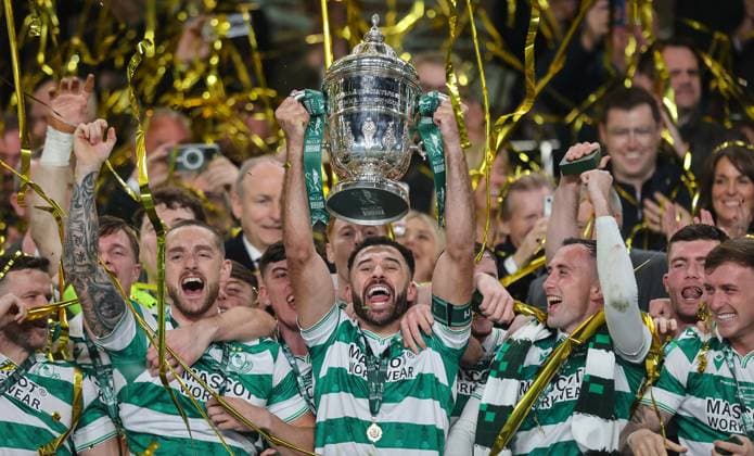 2025 Sports Direct FAI Cup Final, Aviva Stadium, Dublin 9 11 2025 Shamrock Rovers vs Cork City Shamrock Rovers Roberto Lopes lift the Sports Direct FAI cup Roberto Lopes lift the Sports Direct FAI cup 9 11 2025  Copyright: x INPHO RyanxByrnex RB2_6104