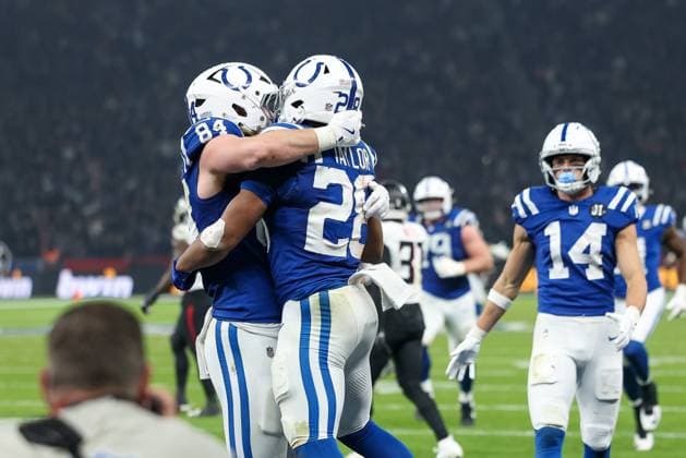 Jubel zum Touchdown durch Jonathan Taylor (Indianapolis Colts, 28), GER, Indianapolis Colts vs. Atlanta Falcons, American Football, National Football League, Berlin Game 2025, Woche 10, Saison 2025, 09.11.2025, GER, Indianapolis Colts vs. Atlanta Falcons, American Football, National Football League, Berlin Game 2025, Woche 10, Saison 2025, 09.11.2025 Berlin Copyright: xEibner-Pressefoto JennixMaulx EP_JML