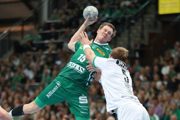 Handball DAIKIN HBL, SC DHfK Leipzig - Füchse Berlin; 09.11.2025 Adam Lönn (15, SC DHfK Leipzig). Handball, DAIKIN HBL, 1. Bundesliga, Saison 2025 2026, 11. Spieltag: SC DHfK Leipzig vs. Füchse Berlin am 09.11.2025 in der Quarterback Immobilien Arena Leipzig. Copyright: xBEAUTIFULxSPORTS JanxKaeferx