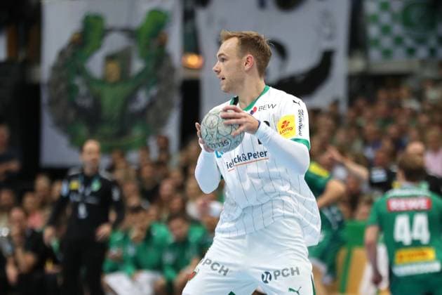 Handball DAIKIN HBL, SC DHfK Leipzig - Füchse Berlin; 09.11.2025 Mathias Gidsel (19, Füchse Berlin). Handball, DAIKIN HBL, 1. Bundesliga, Saison 2025 2026, 11. Spieltag: SC DHfK Leipzig vs. Füchse Berlin am 09.11.2025 in der Quarterback Immobilien Arena Leipzig. Copyright: xBEAUTIFULxSPORTS JanxKaeferx