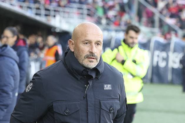 CALCIO - Serie A - Bologna FC vs SSC Napoli Vincenzo Italiano Head Coach of Bologna FC during Bologna BFC vs SSC Napoli, 11Â° Serie A Enilive 2025-26 game at Renato Dall Ara stadium in Bologna (BO), Italy, on November 09, 2025. Bologna Italy  Copyright: xIPAxSport ABACAx