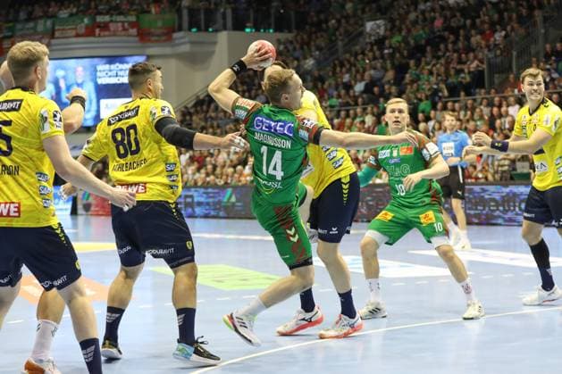 09.11.2025, xgox, Handball, Daikin HBL, SC Magdeburg - SC Magdeburg - Rhein Neckar Loewen v.l. Omar Ingi Magnusson (Magdeburg, 14) wirft Tor, Torschuetze, erzielt Tor, Treffer, scores the goal Magdeburg