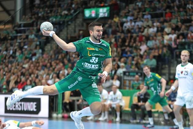 Handball DAIKIN HBL, SC DHfK Leipzig - Füchse Berlin; 09.11.2025 Luka Rogan (33, SC DHfK Leipzig). Handball, DAIKIN HBL, 1. Bundesliga, Saison 2025 2026, 11. Spieltag: SC DHfK Leipzig vs. Füchse Berlin am 09.11.2025 in der Quarterback Immobilien Arena Leipzig. Copyright: xBEAUTIFULxSPORTS JanxKaeferx