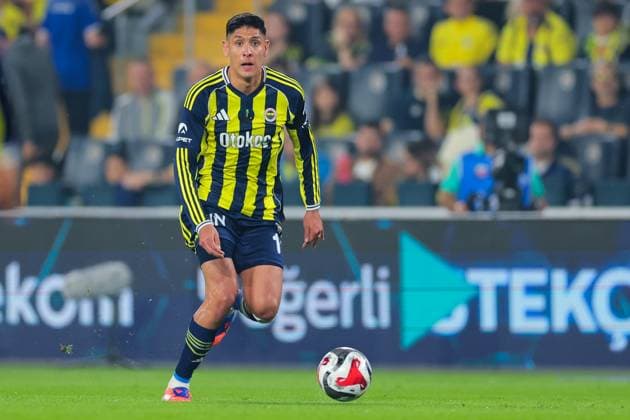 2025-11-09 Fenerbahce SK v Kayserispor - Trendyol Super Lig ISTANBUL, TURKEY - NOVEMBER 9: Edson Alvarez of Fenerbahce SK in action during the Trendyol Super Lig match between Fenerbahce SK and Kayserispor at Ulker Sukru Saracoglu Stadium on November 9, 2025 in Istanbul, Turkey. (Photo by BSR Agency) Istanbul Turkey Content not available for redistribution in The Netherlands directly or indirectly through any third parties. Copyright: xBSRxAgencyx