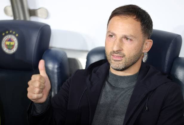 Fenerbahce v Zecorner Kayserispor - Turkish Super Lig ISTANBUL, TURKIYE - NOVEMBER 9: Head Coach Domenico Tedesco of Fenerbahce before the Turkish Super Lig Week 12 match between Fenerbahce and Zecorner Kayserispor at Chobani Stadium in Istanbul, Turkiye on November 9, 2025. Ali Atmaca Anadolu Istanbul Turkey. Editorial use only. Please get in touch for any other usage.  Copyright: x2025xAnadoluxAlixAtmacax