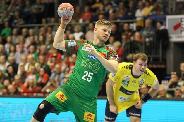 09.11.2025, xgox, Handball, Daikin HBL, SC Magdeburg - SC Magdeburg - Rhein Neckar Loewen v.l. Sebastian Barthold (Magdebug, 25) wirft Tor, Torschuetze, erzielt Tor, Treffer, scores the goal Siebenmeter Magdeburg