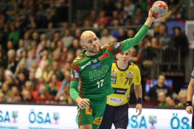 09.11.2025, xgox, Handball, Daikin HBL, SC Magdeburg - SC Magdeburg - Rhein Neckar Loewen v.l. Tim Hornke (Magdeburg, 17) wirft Tor, Torschuetze, erzielt Tor, Treffer, scores the goal Magdeburg
