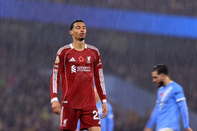 Manchester City v Liverpool 09 November 2025 Manchester - Premier League football - Manchester City v Liverpool - Hugo Ekitike of Liverpool in the rain at the Etihad Stadium - (Photo by Simon Stacpoole). Manchester UK Copyright: xSimonxStacpoolexOffside