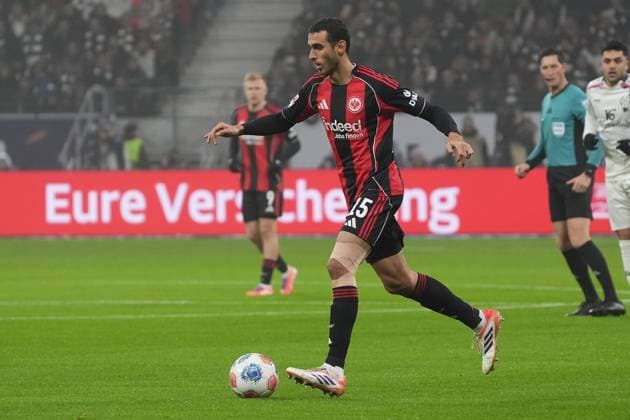 Ellyes Skhiri (Eintracht Frankfurt, 15) - Frankfurt 09.11.2025: Eintracht Frankfurt vs. 1. FSV Mainz 05, Deutsche Bank Park, 10. Spieltag Bundesliga