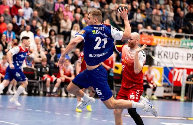 Till Wente, (HBW Balingen Weilstetten, 21) beim Wurf, HBW Balingen Weilstetten vs. TuSEM Essen, Handball, 2. Bundesliga, 10. Spieltag, Saison 2025 2026, 09.11.2025 Eibner-Pressefoto Andreas Ulmer HBW Balingen Weilstetten vs. TuSEM Essen, Handball, 2. Bundesliga, 10. Spieltag, Saison 2025 2026, 09.11.2025 Balingen Copyright: xEibner-Pressefoto AndreasxUlmerx EP_AUR