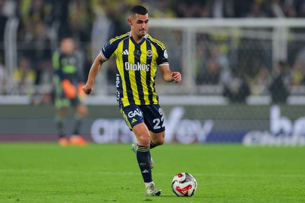 2025-11-09 Fenerbahce SK v Kayserispor - Trendyol Super Lig ISTANBUL, TURKEY - NOVEMBER 9: Levent Mercan of Fenerbahce SK in action during the Trendyol Super Lig match between Fenerbahce SK and Kayserispor at Ulker Sukru Saracoglu Stadium on November 9, 2025 in Istanbul, Turkey. (Photo by BSR Agency) Istanbul Turkey Content not available for redistribution in The Netherlands directly or indirectly through any third parties. Copyright: xBSRxAgencyx