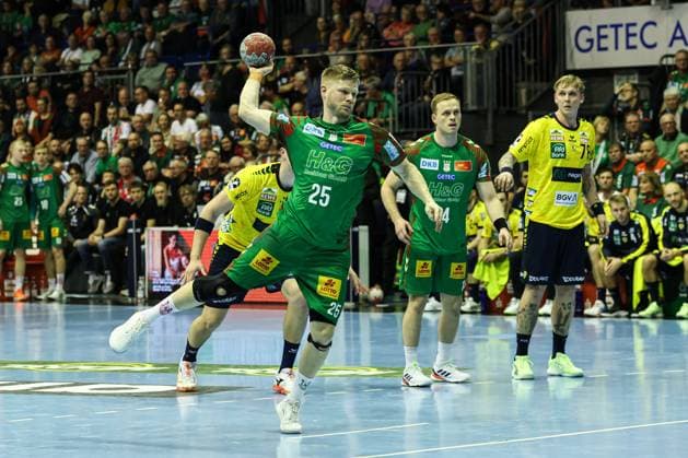 Siebenmeter - Elvar Örn Jonsson (SC Magdeburg,19) - Handball Bundesliga Saison 2025-2026 SC Magdeburg vs. Rhein Neckar Löwen in der GETEC Arena in Magdeburg - Aktion,Handball,Deutschland,09.11.2025