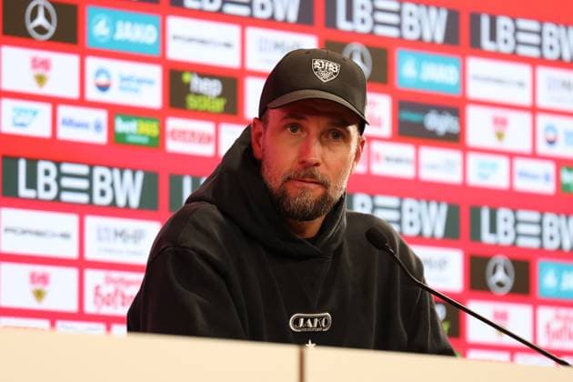 09.11.2025, xrekx, Fussball 1.Bundesliga, VfB Stuttgart - FC Augsburg v.l. Pressekonferenz Sebastian Hoeneß Trainer (VfB Stuttgart) (DFL DFB REGULATIONS PROHIBIT ANY USE OF PHOTOGRAPHS as IMAGE SEQUENCES and or QUASI-VIDEO) Stuttgart