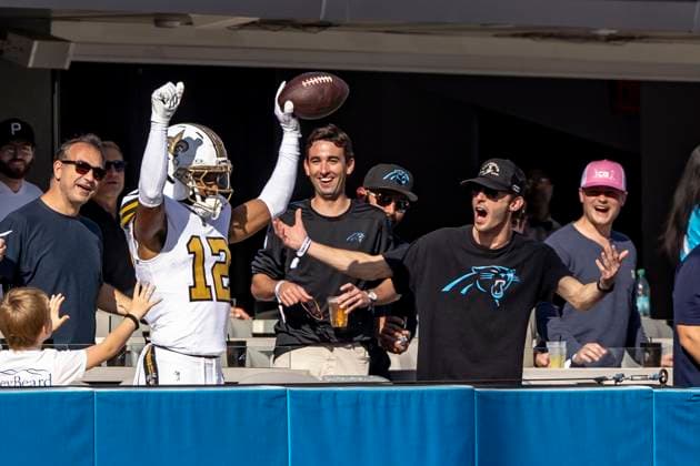 November 9, 2025, Charlotte, North Carolina, U.S: October 12, 2025, Charlotte, North Carolina, USA: New Orleans Saints wide receiver Chris Olave (12) scores a touchdown during the first half of the game at Bank of America Stadium. Charlotte U.S - ZUMAw123 20251109_fap_w123_007 Copyright: xJasonxWallex