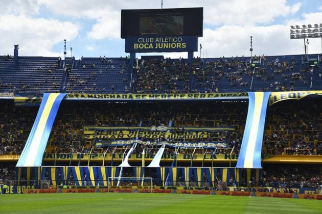 Boca Juniors v River Plate - Torneo Apertura Betano 2025 Fans of Boca Juniors gather before the match between Boca Juniors and River Plate at Estadio Alberto J. Armando, on November 9. Buenos Aires Buenos Aires Argentina  Copyright: xFedericoxPerettix originalFilename:peretti-bocajuni251109_npOM7.jpg