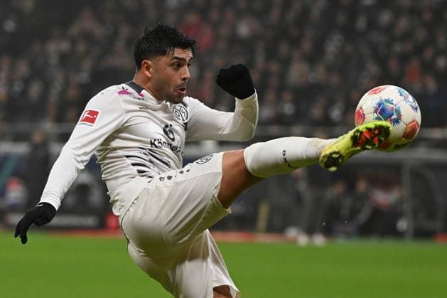 09.11.2025, xpsx, Fussball 1.Bundesliga, Eintracht Frankfurt - 1.FSV Mainz 05 v.l. Nadim Amiri (FSV Mainz 05) (DFL DFB REGULATIONS PROHIBIT ANY USE OF PHOTOGRAPHS as IMAGE SEQUENCES and or QUASI-VIDEO) Frankfurt am Main
