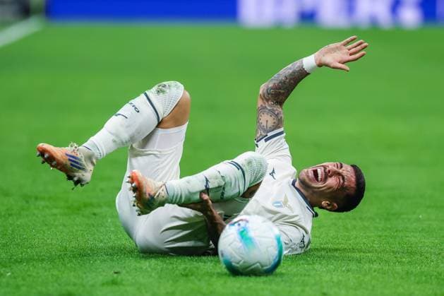 FC Internazionale vs SS Lazio - Serie A 2025 26 - 09 11 2025 Mattia Zaccagni of SS Lazio injured during Serie A 2025 26 football match between FC Internazionale and SS Lazio at San Siro Stadium in Milan Copyright: xBEAUTIFULxSPORTS Carabellix