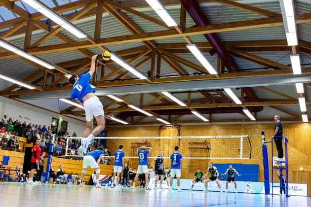 09.11.2025, GER, Volleyball, Saison 2025 2026, Maenner, DVV Pokal, Achtelfinale, Blue Volleys Gotha - Barock Volleys MTV Ludwigsburg Jean Filippidis (Blue Volleys Gotha) 99867 Gotha Sporthalle Sportanlage Ernesti Thüringen Deutschland