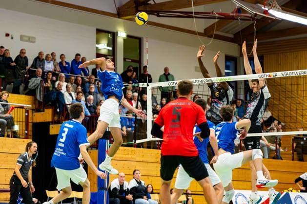 09.11.2025, GER, Volleyball, Saison 2025 2026, Maenner, DVV Pokal, Achtelfinale, Blue Volleys Gotha - Barock Volleys MTV Ludwigsburg Jean Filippidis (Blue Volleys Gotha) 99867 Gotha Sporthalle Sportanlage Ernesti Thüringen Deutschland