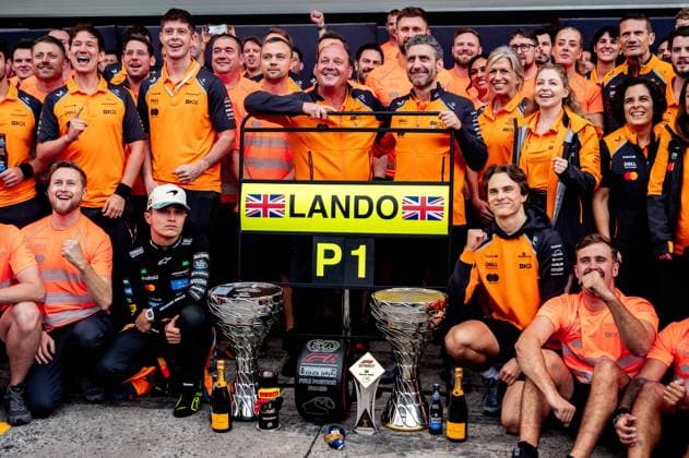 F1 - SAO PAULO GRAND PRIX 2025 NORRIS Lando (gbr), McLaren F1 Team MCL39, portrait PIASTRI Oscar (aus), McLaren F1 Team MCL39, portrait STELLA Andrea (ita), Team Principal of McLaren F1 Team, portrait during the 2025 Formula 1 Grande Premio de Sao Paulo, 2025 Sao Paulo Grand Prix, 21th round of the 2025 FIA Formula One World Championship, WM, Weltmeisterschaft from November 7 to 9, 2025 on the Interlagos, in Sao Paulo, Brazil - Sao PauloBrazil Copyright: xALBERTOxVIMERCATIx