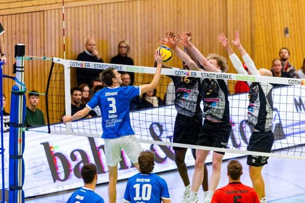 09.11.2025, GER, Volleyball, Saison 2025 2026, Maenner, DVV Pokal, Achtelfinale, Blue Volleys Gotha - Barock Volleys MTV Ludwigsburg Christoph Assmann (Blue Volleys Gotha) 99867 Gotha Sporthalle Sportanlage Ernesti Thüringen Deutschland