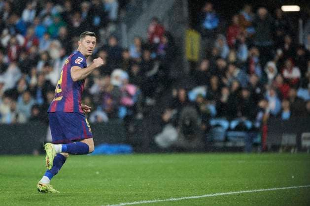 RC Celta de Vigo v FC Barcelona, Barca - LaLiga EA Sports VIGO, SPAIN - NOVEMBER 9: Robert Lewandowski of FC Barcelona celebrates after scoring his team s first goal during to the LaLiga EA Sports match between RC Celta de Vigo and FC Barcelona at Abanca Balaidos stadium on November 9, 2025 in Vigo, Spain. (Photo by Diego Simon Photo Players Images Magara Press) Vigo Abanca Balaidos Stadium Spain Copyright: xDiegoxSimonx