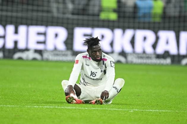 Danny da Costa ( 1.FSV Mainz 05, 21) ist enttäuscht, GER, Eintracht Frankfurt vs 1. FSV Mainz 05. Fussball, 1. Bundesliga, 10. Spieltag, Spielzeit 2025 2026, 09.11.2025. DFL REGULATIONS PROHIBIT ANY USE OF PHOTOGRAPHS AS IMAGE SEQUENCES AND OR QUASI-VIDEO GER, Eintracht Frankfurt vs 1. FSV Mainz 05. Fussball, 1. Bundesliga, 10. Spieltag, Spielzeit 2025 2026, 09.11.2025. Frankfurt am Main Copyright: xEibner-Pressefoto FlorianxWiegandx EP_FWD