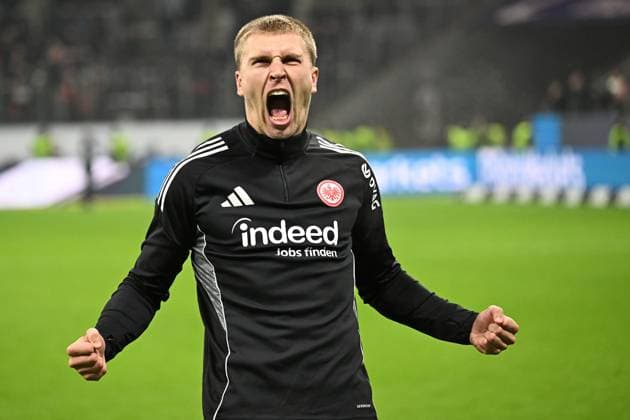 09.11.2025, xjhx, Fussball 1.Bundesliga, Eintracht Frankfurt - 1.FSV Mainz 05 v.l. Jubel, Freude über den Sieg Rasmus Kristensen (Eintracht Frankfurt) (DFL DFB REGULATIONS PROHIBIT ANY USE OF PHOTOGRAPHS as IMAGE SEQUENCES and or QUASI-VIDEO) Frankfurt am Main *** 09 11 2025, xjhx, Soccer 1 Bundesliga, Eintracht Frankfurt 1 FSV Mainz 05 v l jubilation, joy about the victory Rasmus Kristensen Eintracht Frankfurt DFL DFB REGULATIONS PROHIBIT ANY USE OF PHOTOGRAPHS as IMAGE SEQUENCES and or QUASI VIDEO Frankfurt am Main