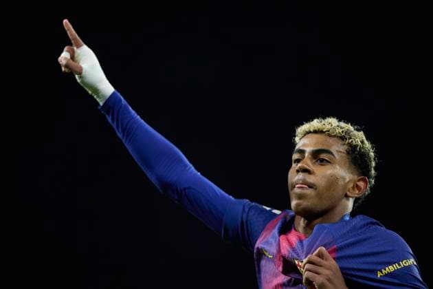 RC Celta de Vigo v FC Barcelona, Barca - LaLiga EA Sports VIGO, SPAIN - NOVEMBER 9: Lamine Yamal of FC Barcelona celebrates after scoring his team s third goal during to the LaLiga EA Sports match between RC Celta de Vigo and FC Barcelona at Abanca Balaidos stadium on November 9, 2025 in Vigo, Spain. (Photo by Diego Simon Photo Players Images Magara Press) Vigo Abanca Balaidos Stadium Spain Copyright: xDiegoxSimonx