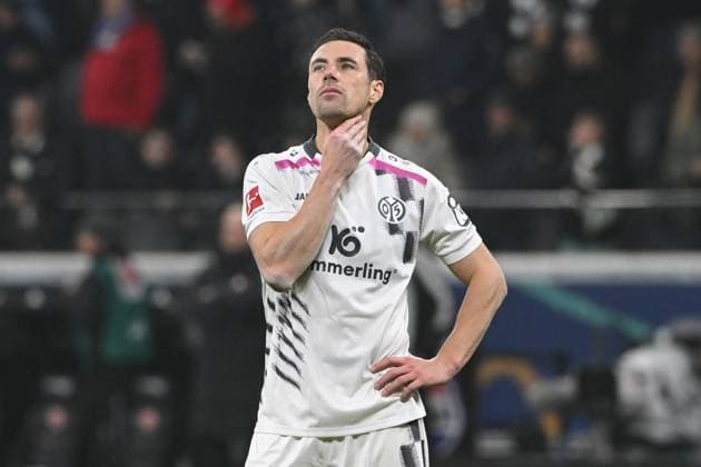 09.11.2025, xpsx, Fussball 1.Bundesliga, Eintracht Frankfurt - 1.FSV Mainz 05 v.l. Dominik Kohr (FSV Mainz 05) Enttäuscht, traurig, frustriert (DFL DFB REGULATIONS PROHIBIT ANY USE OF PHOTOGRAPHS as IMAGE SEQUENCES and or QUASI-VIDEO) Frankfurt am Main