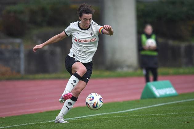 Deutschland, Fußball, 2. Frauen-Bundesliga, 10. Spieltag, 2025 2026, Borussia Mönchengladbach vs FC Ingolstadt 04, 09.11.2025, Grenzlandstadion, Mönchengladbach, Deutschland, Kristina Bartsch (Borussia Mönchengladbach, 22) Copyright: xMarkusxVerwimpx