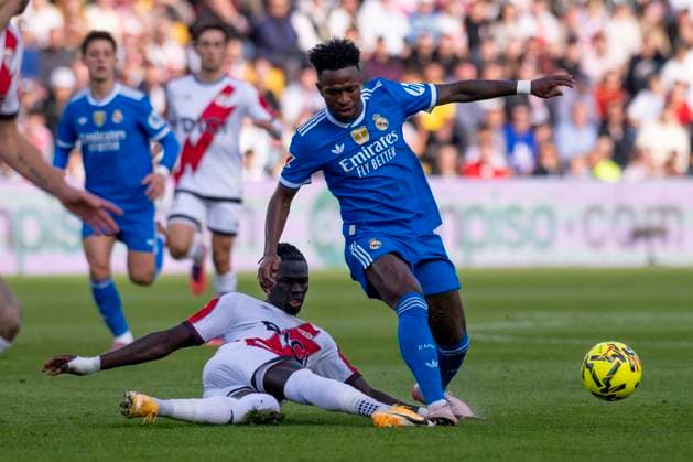 November 9, 2025, Madrid, Madrid, Spain: VINICIUS JUNIOR of Real Madrid CF in action during the LaLiga EA Sports match between RAYO VALLECANO DE MADRID Vs. REAL MADRID CF at Estadio de Vallecas on November 09, 2025 in Madrid, Spain. Madrid Spain - ZUMAc312 20251109_zsp_c312_240 Copyright: xOscarxManuelxSanchezx