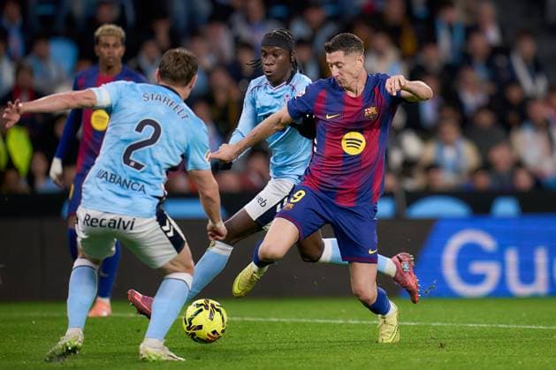 ESP: RC Celta - FC Barcelona, Barca Liga match 2025-2026, Date 12 Robert Lewandowski of FC Barcelona during the La Liga match 2025-2026, date 12 between RC Celta and FC Barcelona played at Abanca Balaidos Stadium on November 09, 2025 in Vigo, Spain. kpng Copyright: xPedroxOMinax xPRESSINx PM_251109_CEL_BAR_013