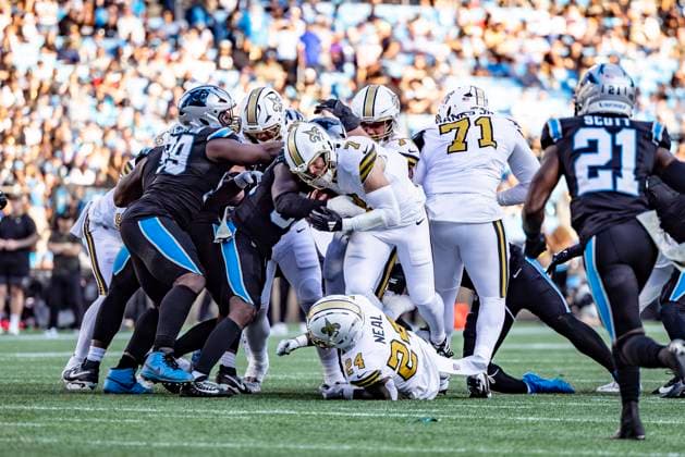 November 9, 2025, Charlotte, North Carolina, U.S: October 12, 2025, Charlotte, North Carolina, USA: New Orleans Saints quarterback Taysom Hill (7) during the second half of the game at Bank of America Stadium. The New Orleans Saints went on to win 17 to 7 over the Carolina Panthers. Charlotte U.S - ZUMAw123 20251109_fap_w123_030 Copyright: xJasonxWallex