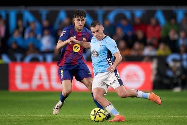 ESP: RC Celta - FC Barcelona, Barca Liga match 2025-2026, Date 12 Ferran Jutgla of RC Celta and Pau Cubarsi of FC Barcelona during the La Liga match 2025-2026, date 12 between RC Celta and FC Barcelona played at Abanca Balaidos Stadium on November 09, 2025 in Vigo, Spain. kpng Copyright: xPedroxOMinax xPRESSINx PM_251109_CEL_BAR_016
