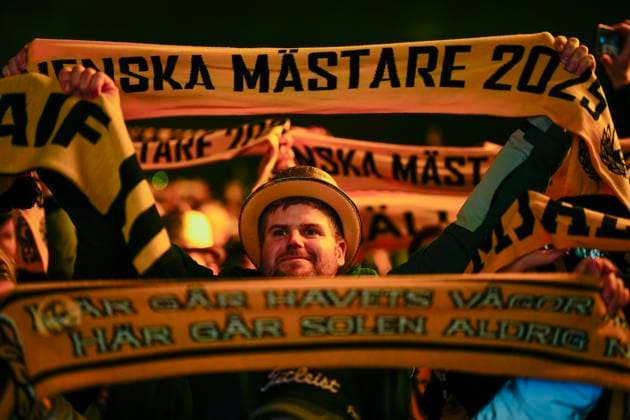 SÖLVESBORG, SWEDEN 20251109 The audience applauds the Mjällby players during the municipality s official celebration in Sölvesborg on Sunday evening to mark the club s Swedish Championship gold medal in football. SÖLVESBORG SWEDEN x9200x
