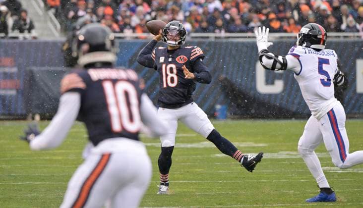 Chicago Bears quarterback Caleb Williams (18) passes during the first quarter against the New York Giants at Soldier Field in Chicago on Sunday, November 9, 2025.  CHI20251109135 MARKxBLACK