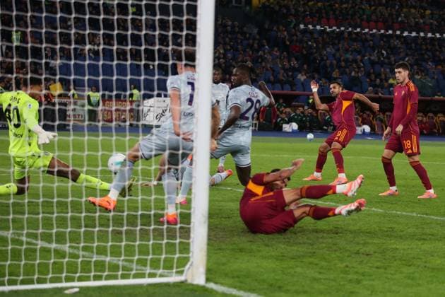 CALCIO - Serie A - AS Roma vs Udinese Calcio 09.11.2025 Roma vs Udinese (Serie A) Calcio; 11Â° Giornata Nella foto: Zeki Celik gol (Foto Gino Mancini) Rome Italy  Copyright: xIPAxSport ABACAx