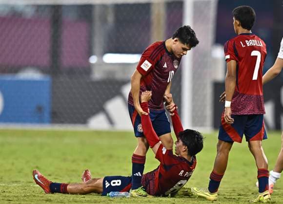 Croatia v Costa Rica: Group C - FIFA U-17 World Cup Qatar 2025 Players of Costa Rica look dejected after the FIFA U-17 World Cup Qatar 2025 Group C match between Croatia and Costa Rica in Doha, Qatar, on November 9, 2025. DOHA Qatar Copyright: xNOUSHADxTHEKKAYILx