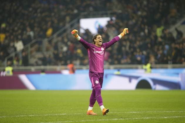 Yann Sommer of FC Inter during the Italian Serie A, Season 2025 26, football match between Inter FC and SS Lazio on 09 November 2025 at â?? Giuseppe Meazza Stadium, San Siro, Milan, Italy. Photo Nderim KACELI  Copyright: xNderimxKaceli IPAxSportx xipa-agency.netx xx IPA_67771565 IPA_Agency_IPA67771565