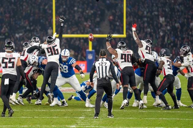 Deutschland, American Football, NFL, American Football Herren, USA Week 10, 2025 2026, Indianapolis Colts - Atlanta Falcons am 09.11. in Berlin (Olympiastadion): FG der Colts zum Ausgleich Badgley Copyright: xSvenxHeidmannx