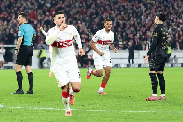 09.11.2025, xrekx, Fussball 1.Bundesliga, VfB Stuttgart - FC Augsburg v.l. Torjubel nach dem Tor zum celebrating the goal celebrate 3:2 durch Deniz Undav (VfB Stuttgart) (DFL DFB REGULATIONS PROHIBIT ANY USE OF PHOTOGRAPHS as IMAGE SEQUENCES and or QUASI-VIDEO) Stuttgart