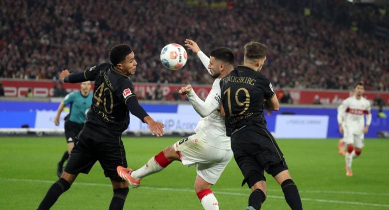 09.11.25 VfB Stuttgart - FC Augsburg Deutschland, Stuttgart, 09.11.2025, Fussball, Bundesliga, Saison 2025 2026, VfB Stuttgart - FC Augsburg: Deniz Undav (VfB Stuttgart); Tor 2:2 Undav.