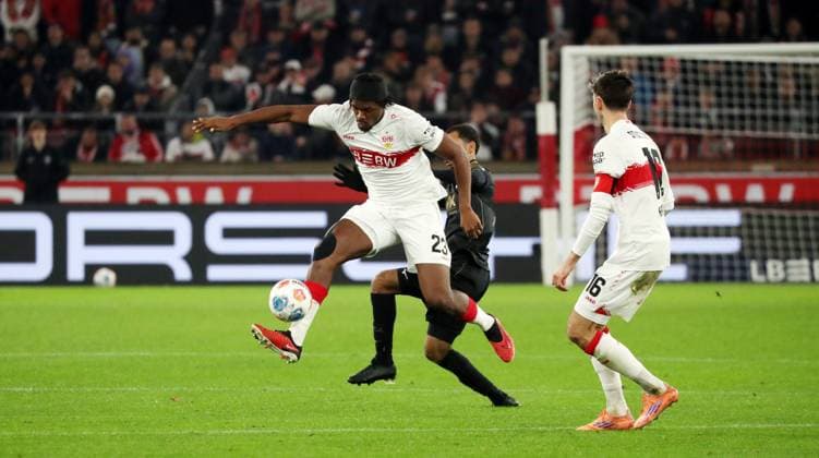 09.11.25 VfB Stuttgart - FC Augsburg Deutschland, Stuttgart, 09.11.2025, Fussball, Bundesliga, Saison 2025 2026, VfB Stuttgart - FC Augsburg: Dan-Axel Zagadou (VfB Stuttgart).