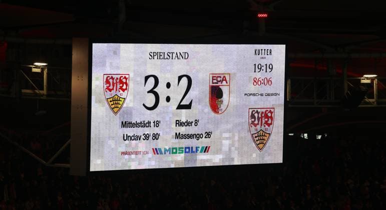 09.11.25 VfB Stuttgart - FC Augsburg Deutschland, Stuttgart, 09.11.2025, Fussball, Bundesliga, Saison 2025 2026, VfB Stuttgart - FC Augsburg: Team Mannschaft Spieler VfB Stuttgart Schlussjubel.