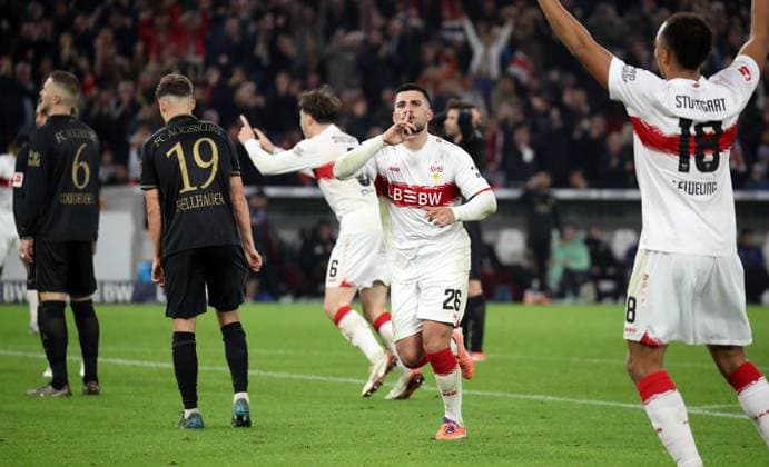 09.11.25 VfB Stuttgart - FC Augsburg Deutschland, Stuttgart, 09.11.2025, Fussball, Bundesliga, Saison 2025 2026, VfB Stuttgart - FC Augsburg: Deniz Undav (VfB Stuttgart); Jubel Tor 3:2 Undav.